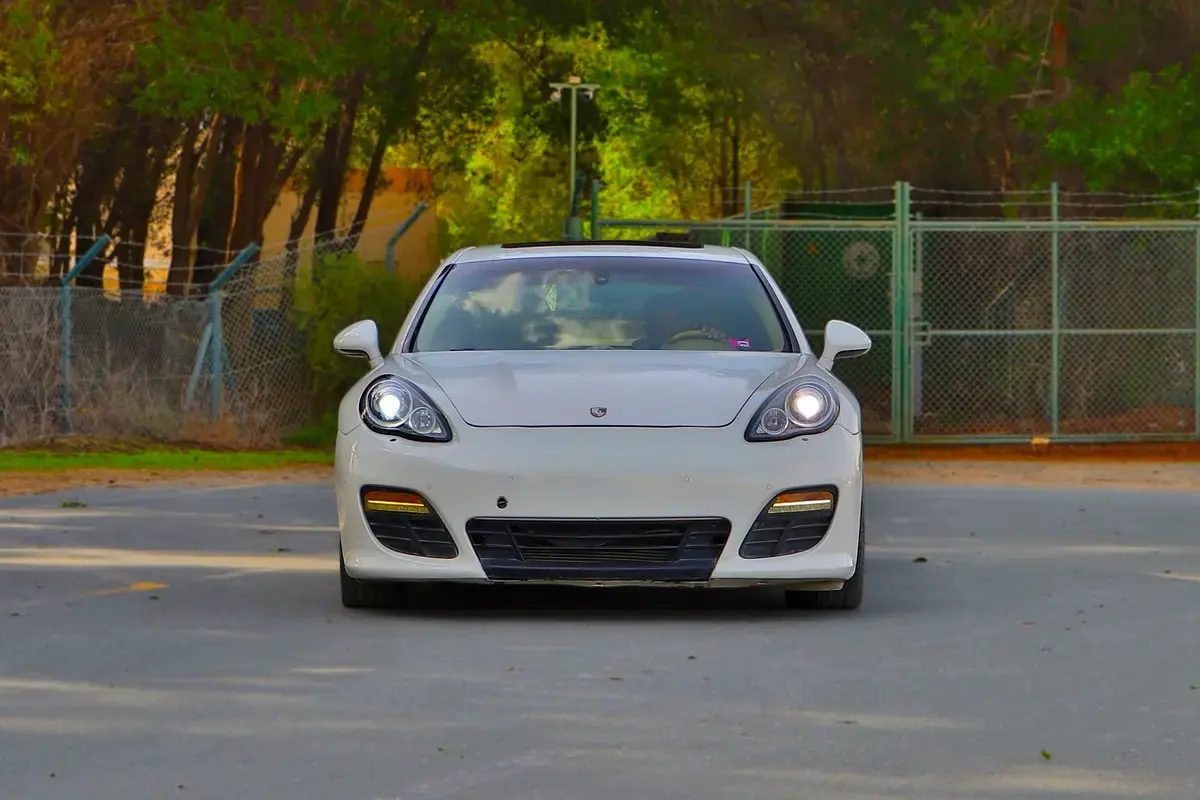 Porsche Panamera 2011 4.8L