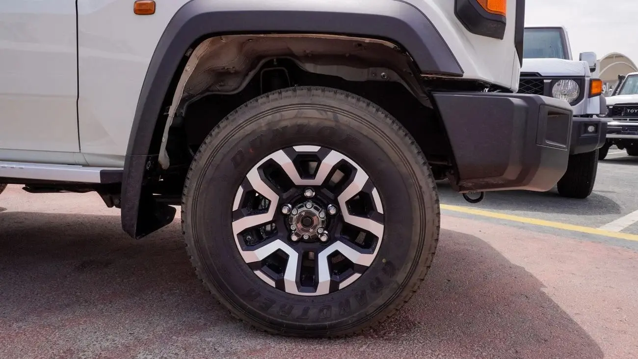 Toyota Land Cruiser 70 2025 4L