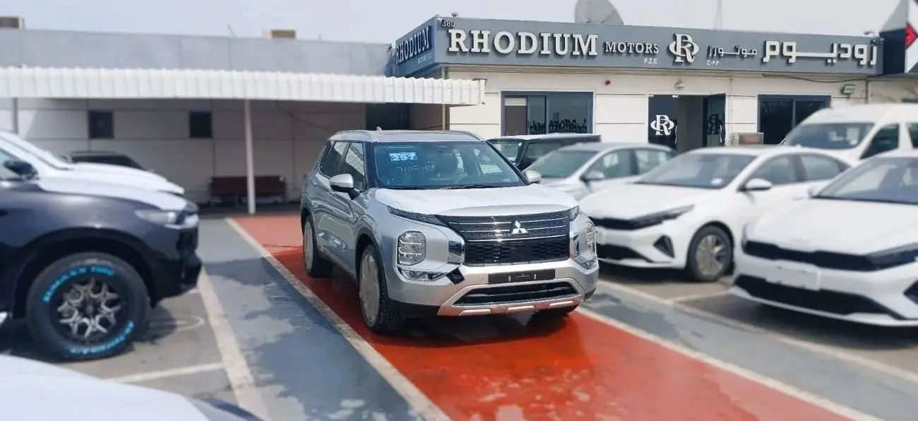 ميتسوبيشي آوتلاندر 2025 2.5L