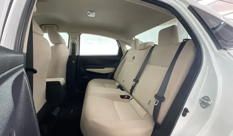 تويوتا يارس سيدان 2023 1.5L