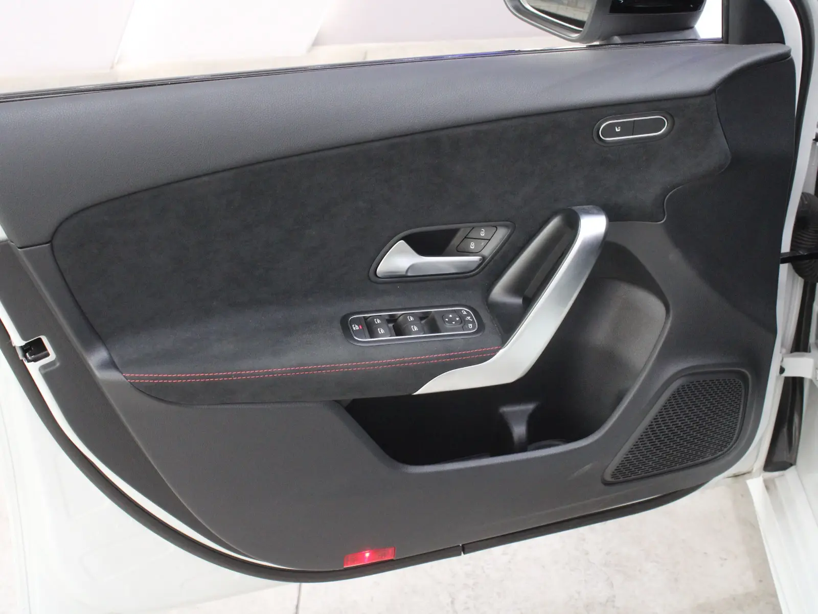 مرسيدس بنز A Class 2023 2L