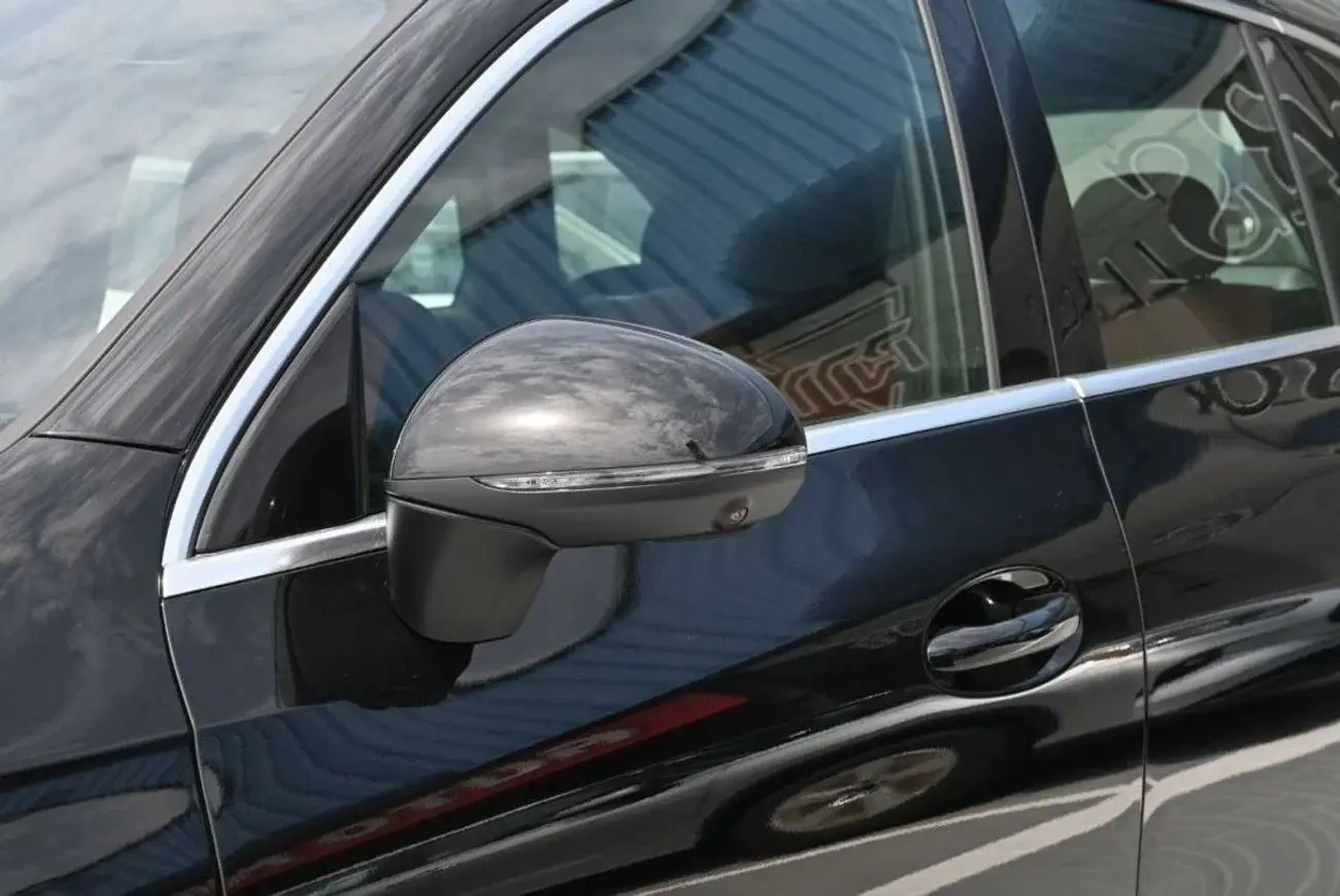 Mercedes Benz GLC Class 2024 2L