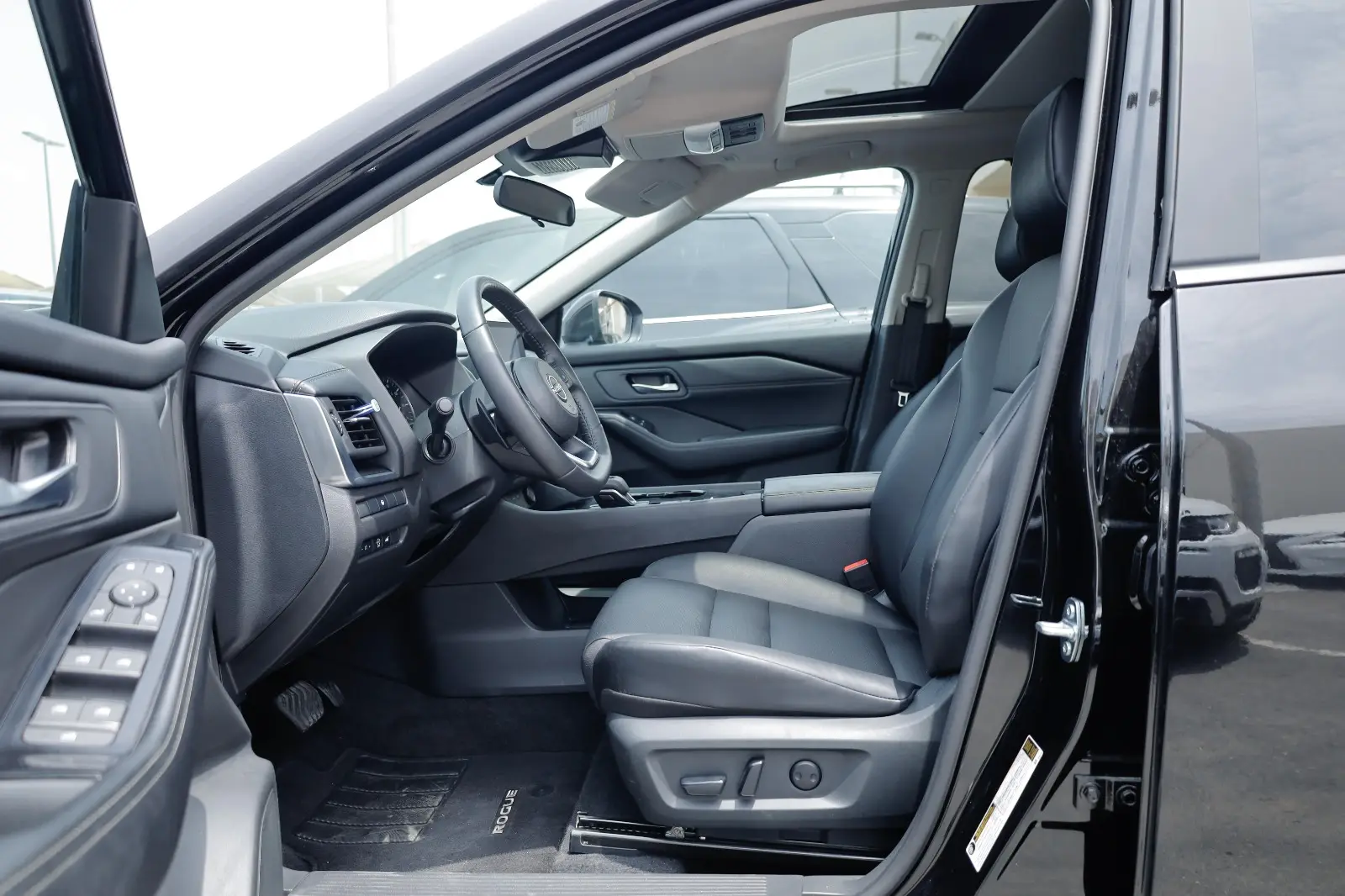 نيسان روج 2024