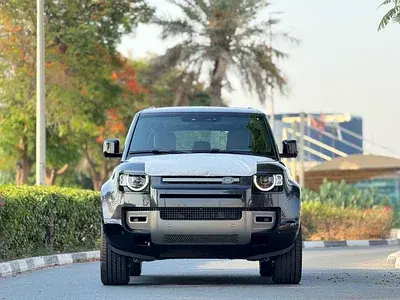 Land Rover Defender 2025