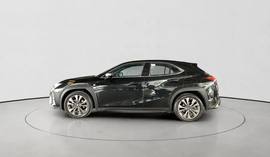 Lexus UX 2021