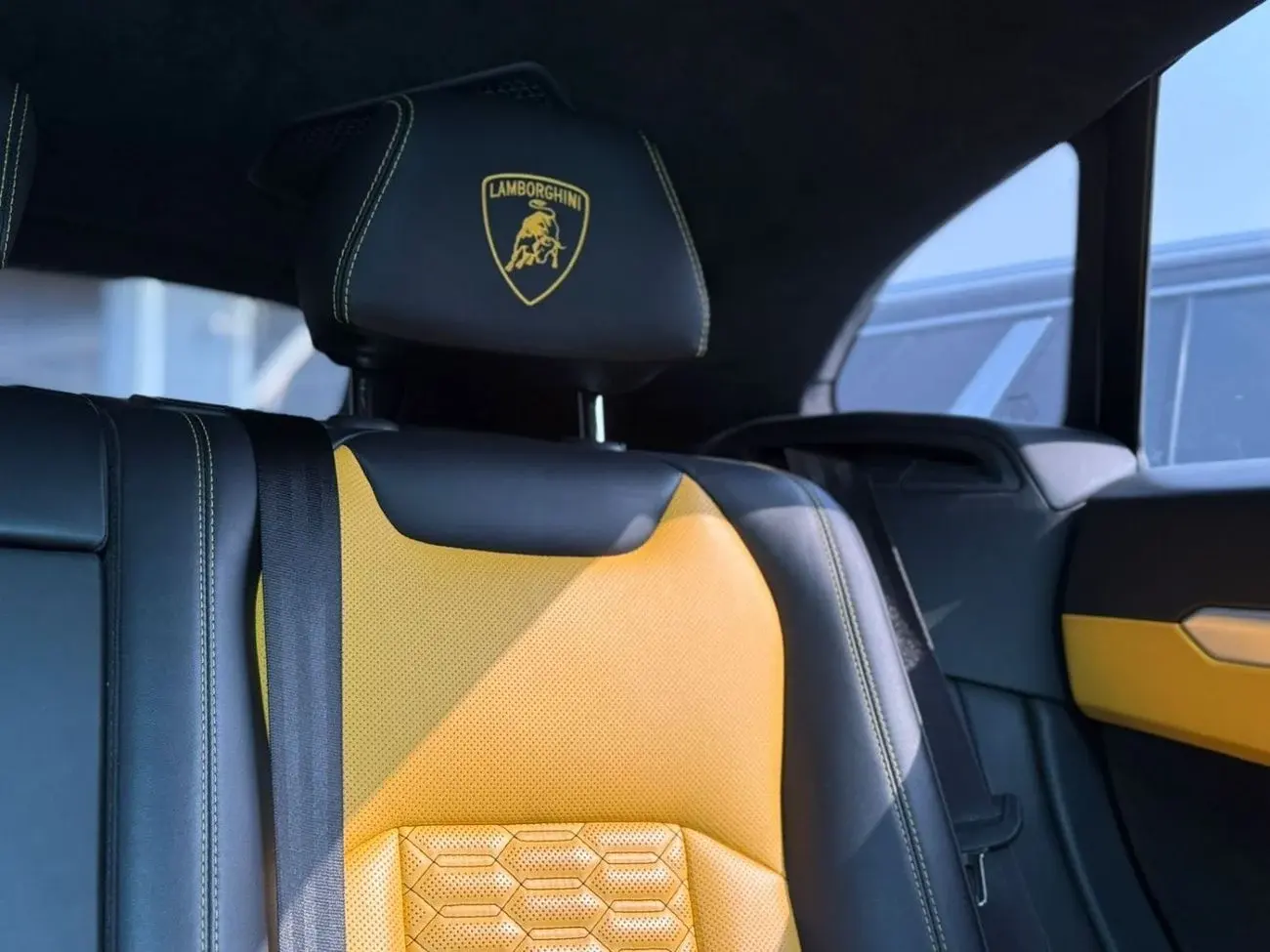 Lamborghini Urus 2021 4L