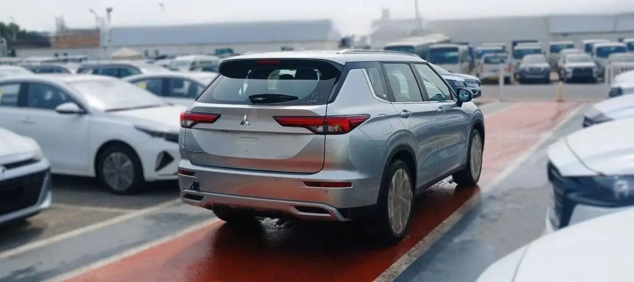 ميتسوبيشي آوتلاندر 2025 2.5L