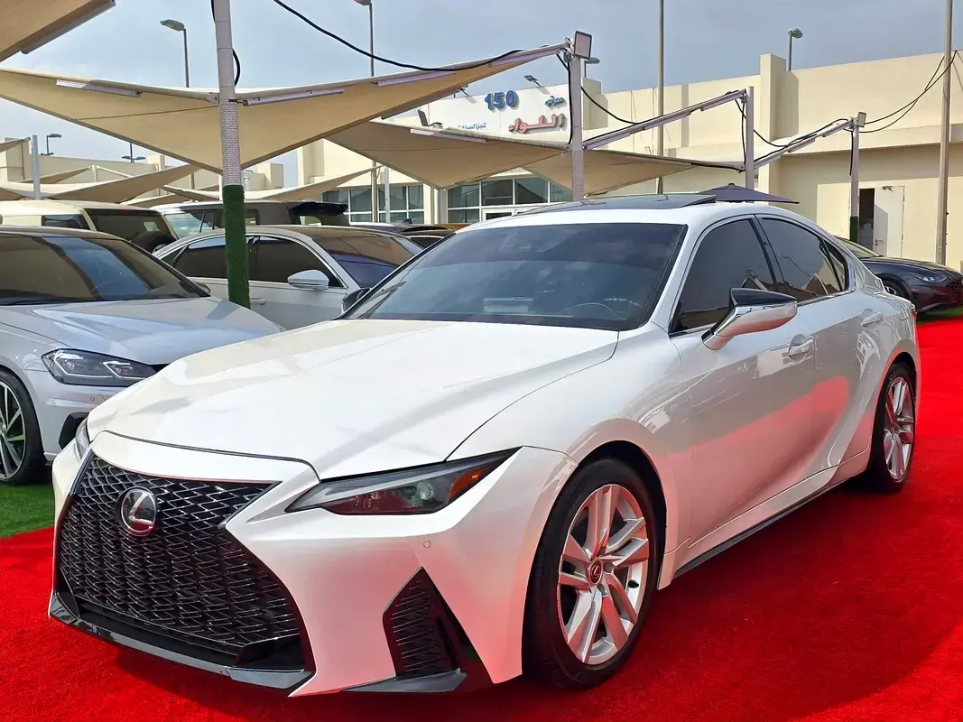 Lexus IS 2024