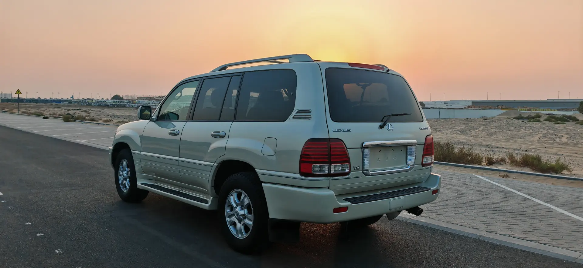 Lexus LX 2004