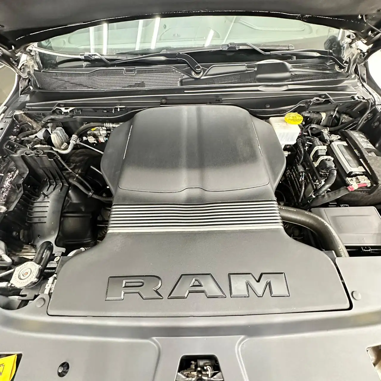 رام 1500 2023 5.7L