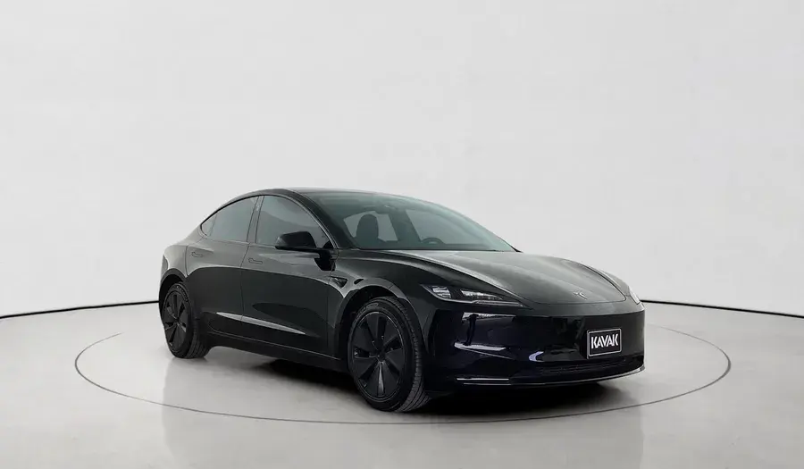 Tesla Model 3 2024
