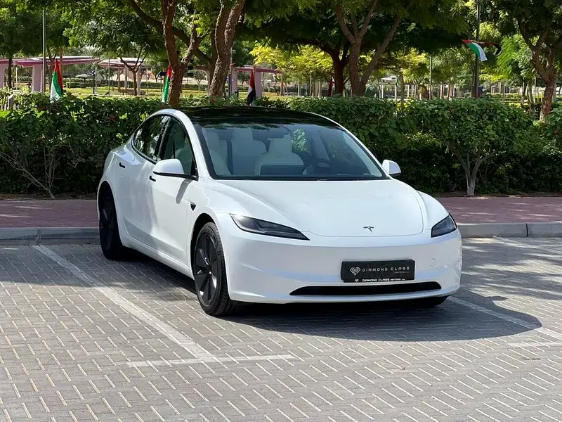 Tesla Model 3 2025 undefinedL