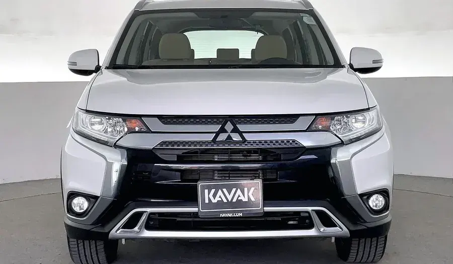 ميتسوبيشي أوتلاندر فيف 2023 2.4L