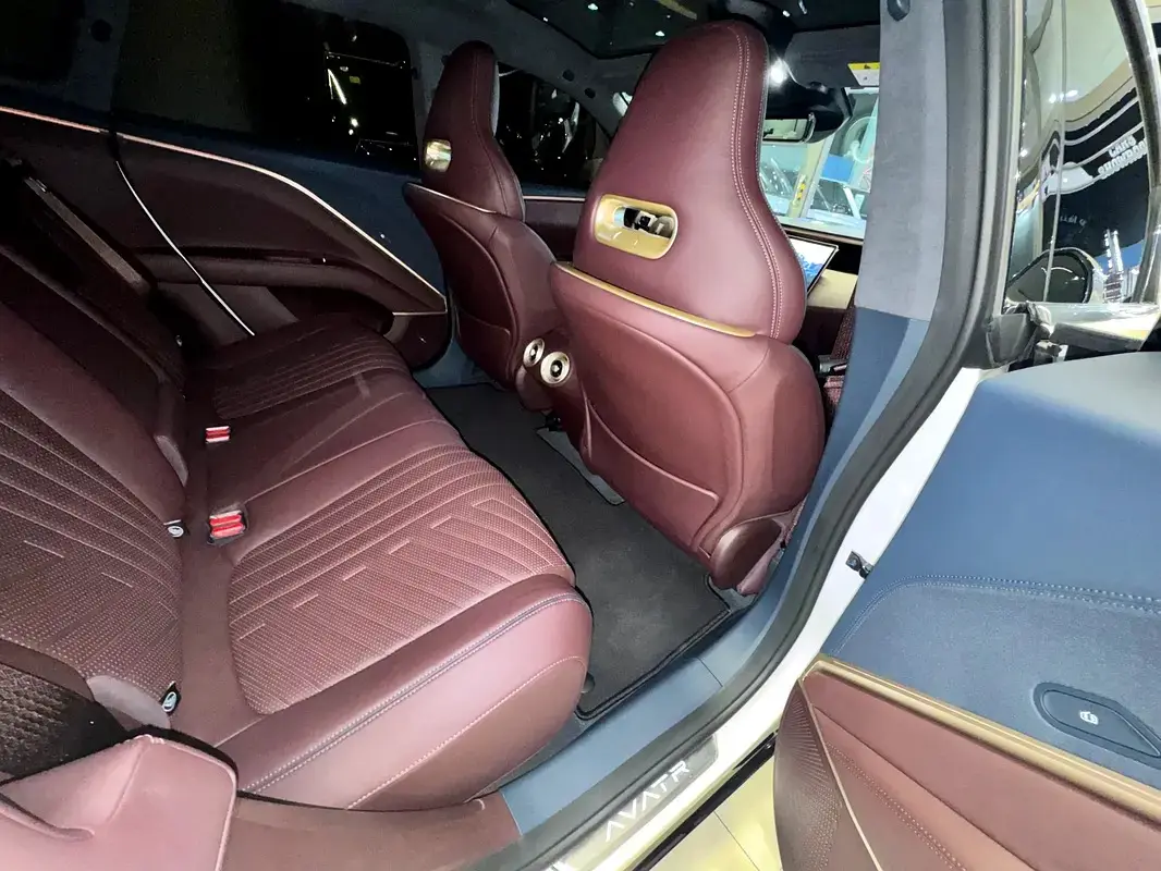 أفاتر 11 2024 undefinedL