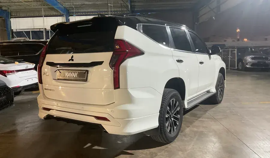 Mitsubishi Montero 2023 3L