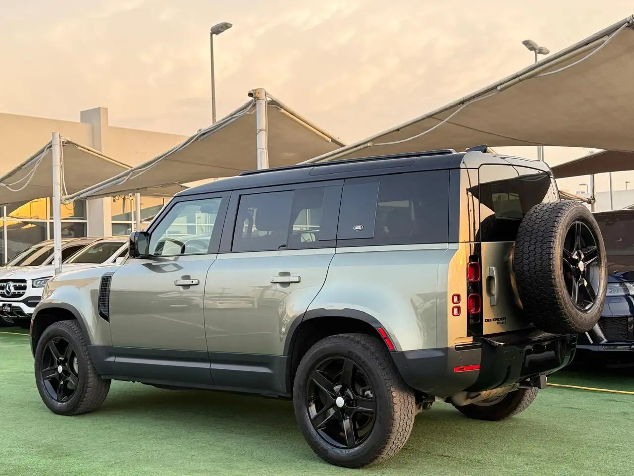 Land Rover Defender 2020