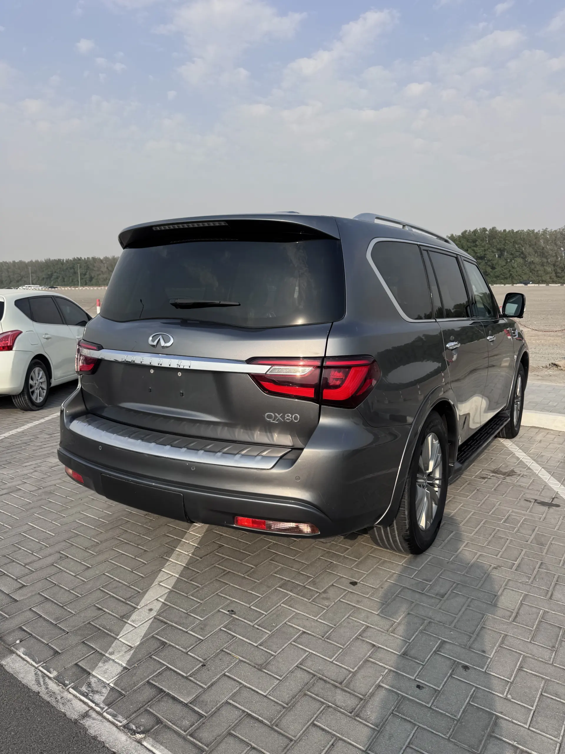 Infiniti QX80 2018 5.6L