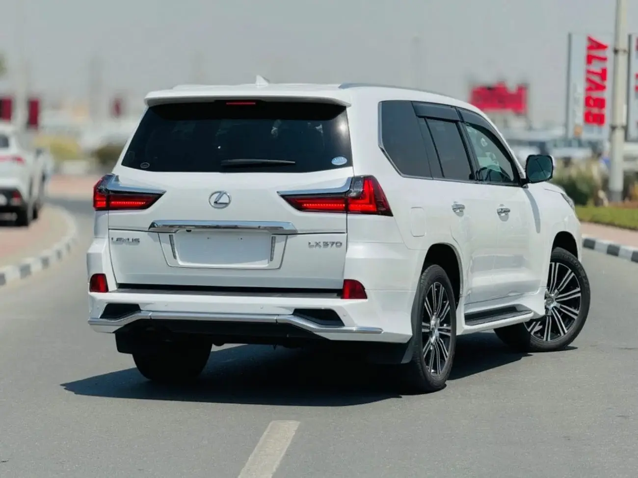 لكزس LX 2018 5.7L