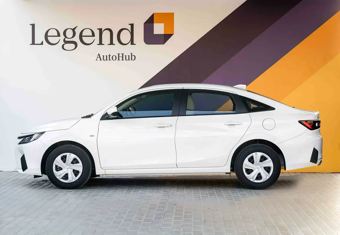 تويوتا يارس سيدان 2024