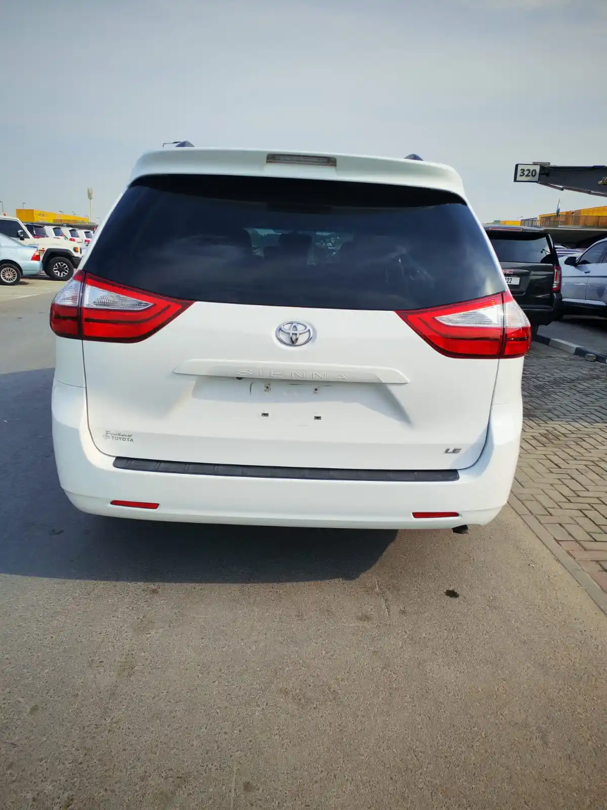 تويوتا سيينا 2015