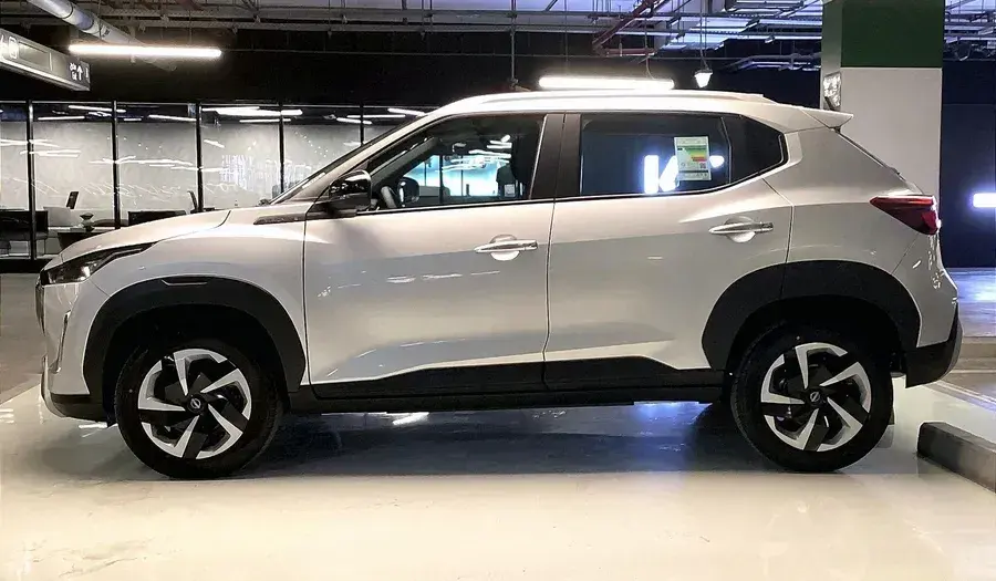 نيسان ماغنيت 2025