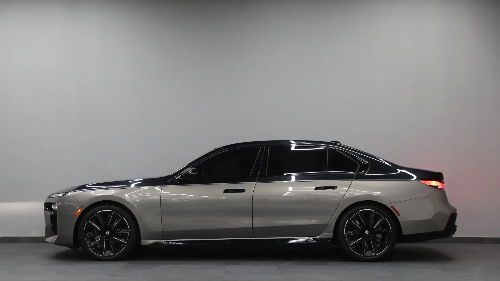 BMW 7 Series 2024 4.4L