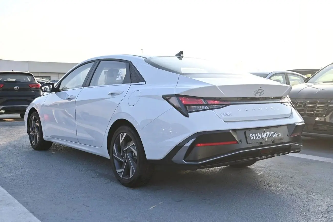 هيونداي إلانترا 2025 1.8L