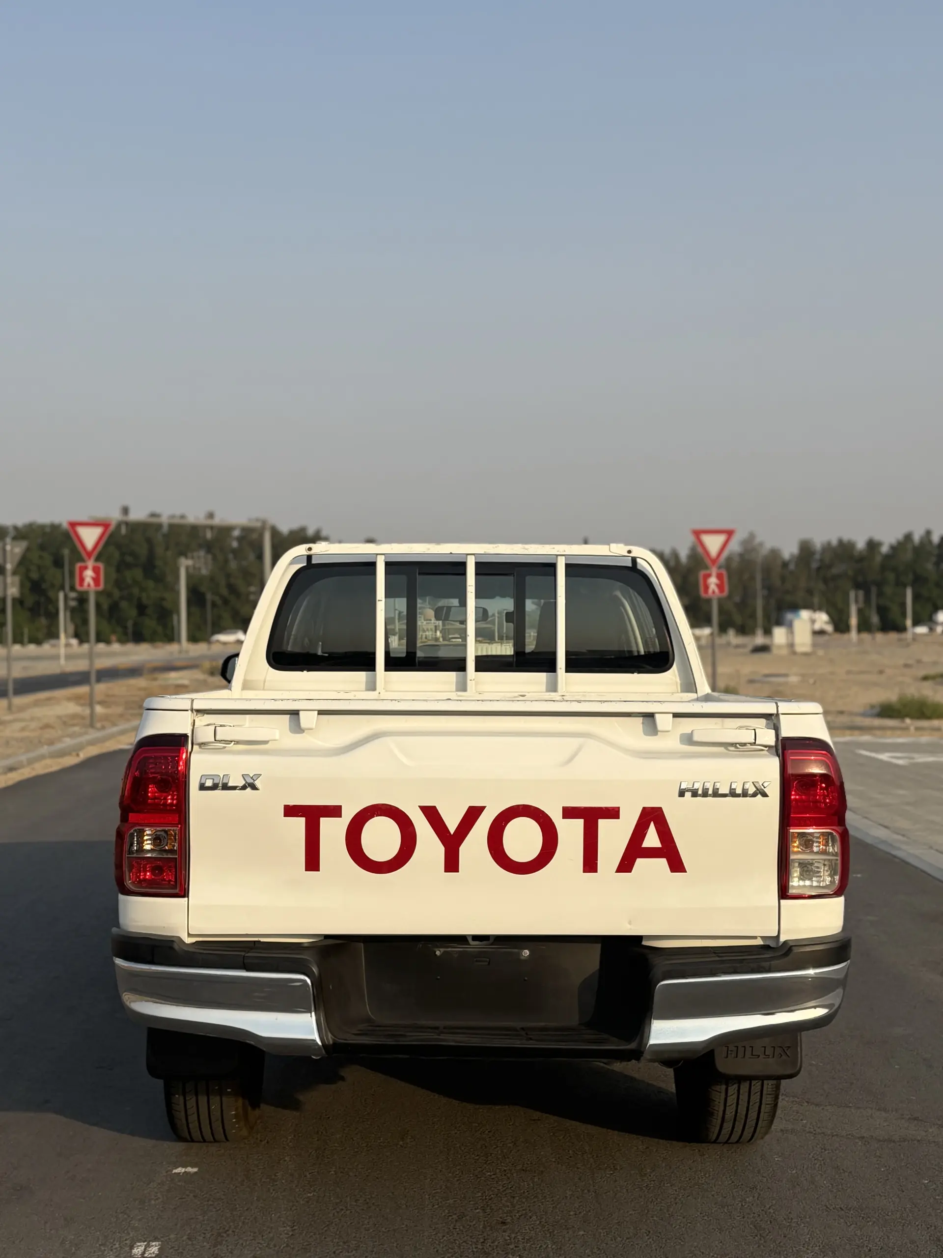 تويوتا هيلوكس 2024