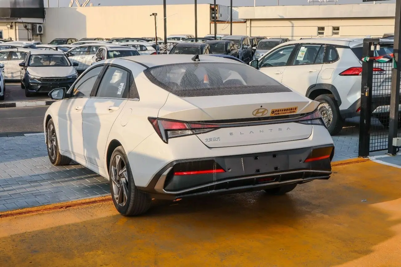 Hyundai Elantra 2025