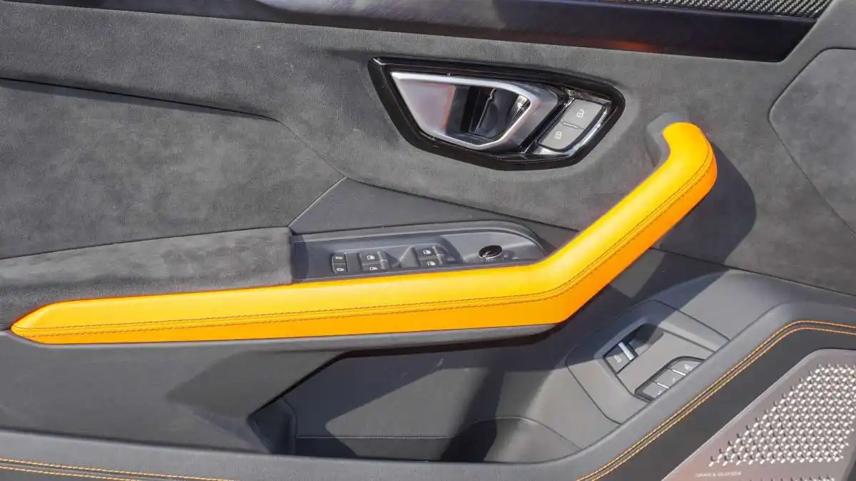 لامبورغيني اوروس 2020 4L