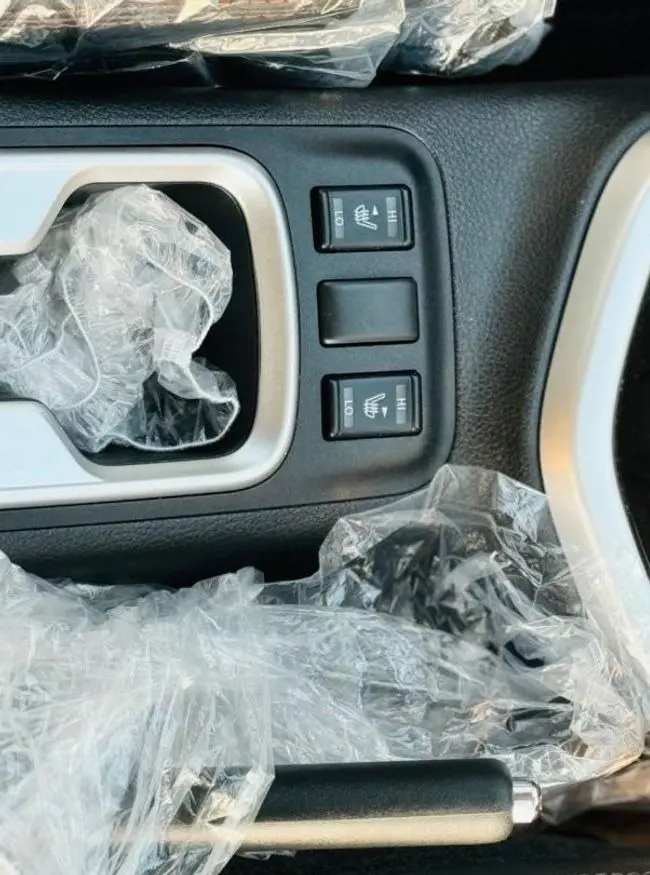 نيسان نافارا 2021 2.5L