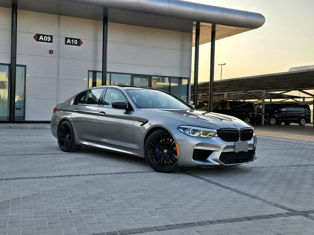BMW M5 Sedan 2018 4.4L