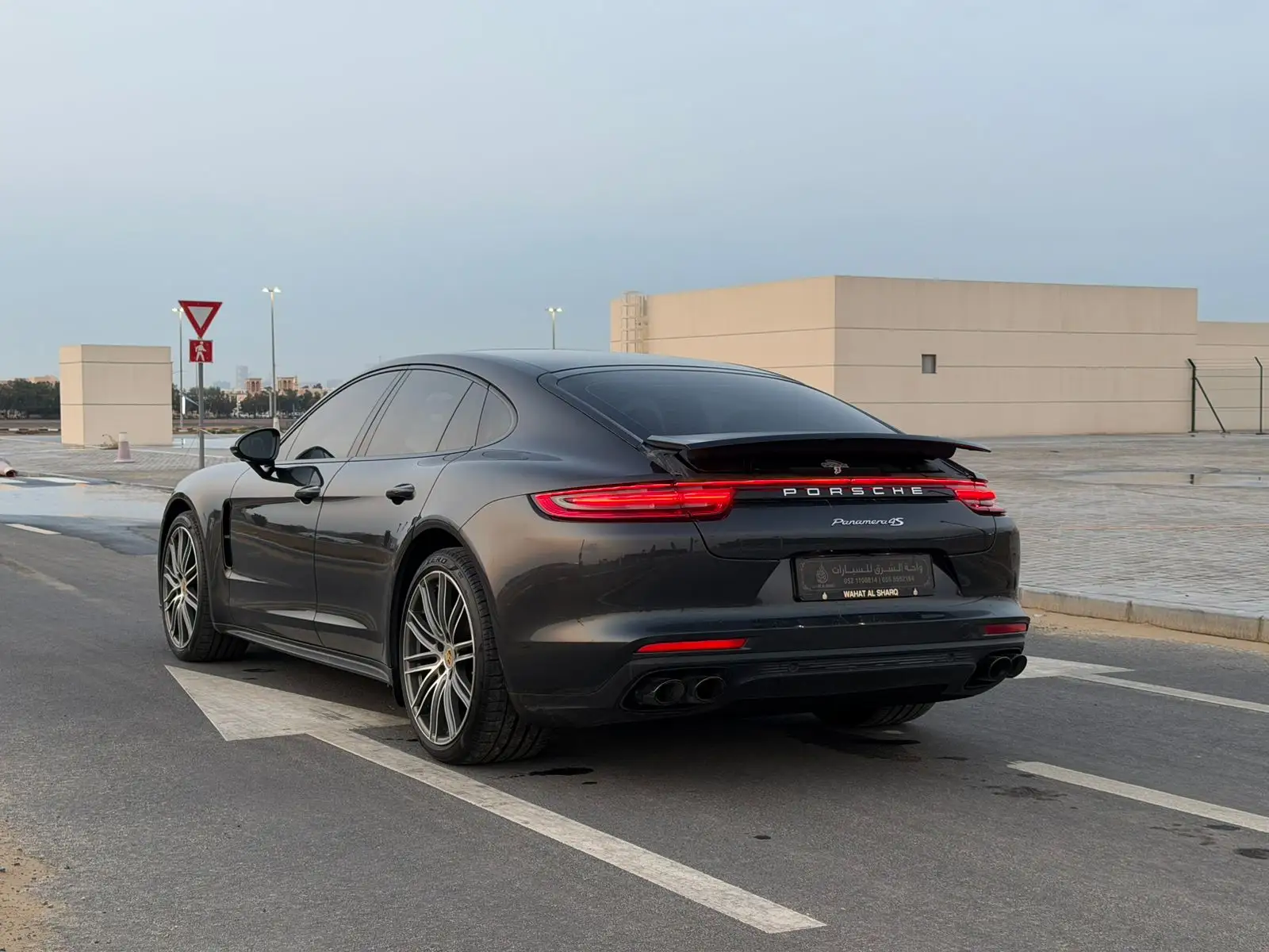 Porsche Panamera 2018 3L