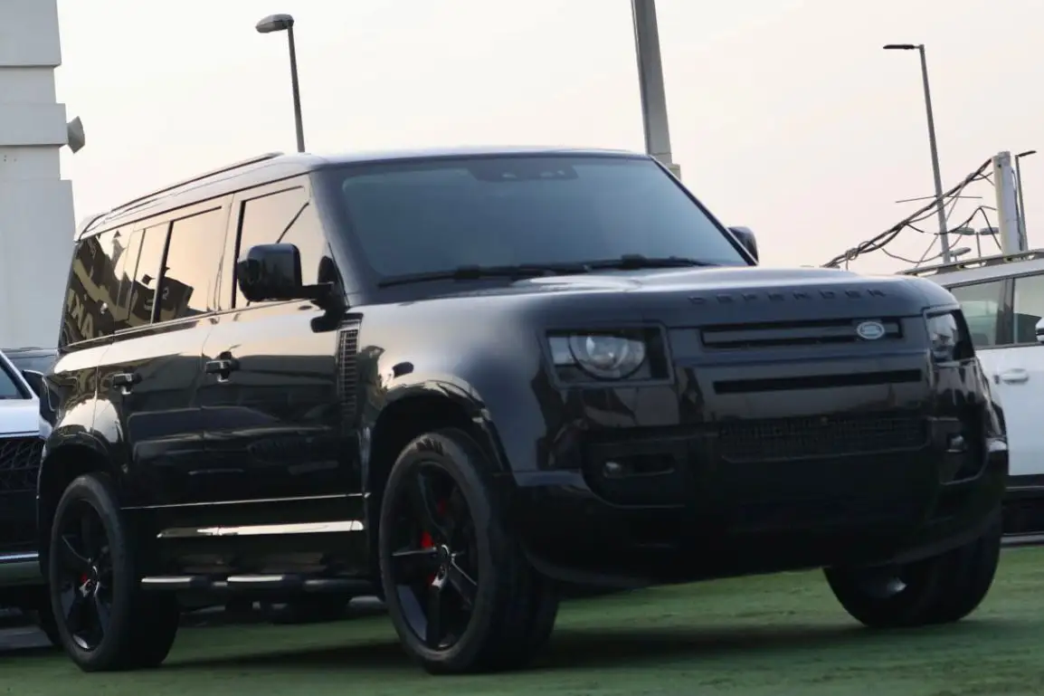 لاند روفر ديفندر 2023