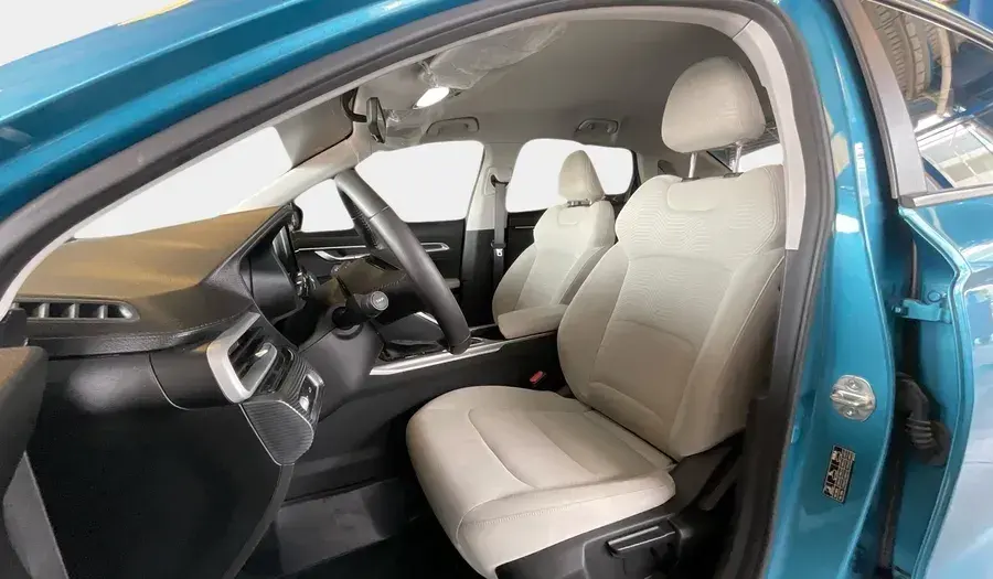 Geely Emgrand 2024