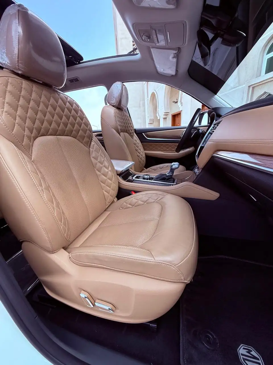 أم جي RX8 2023 2T