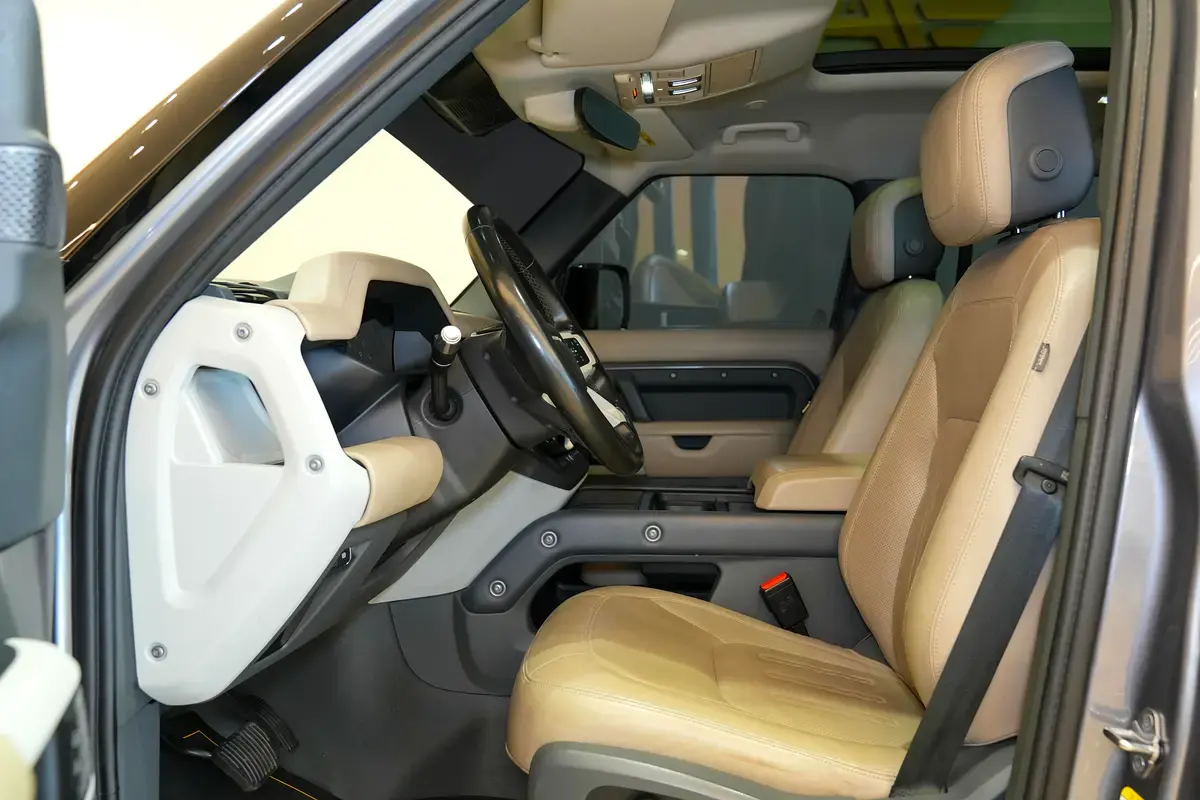 Land Rover Defender 2022