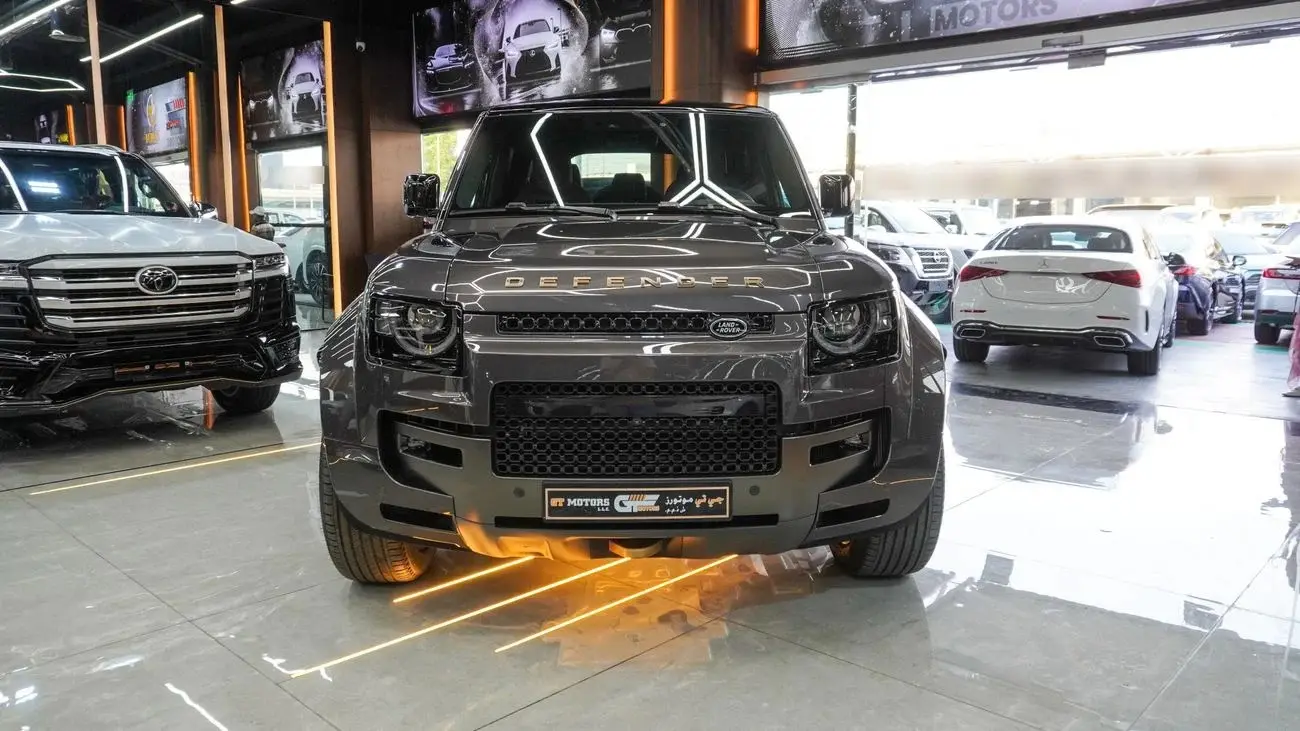 Land Rover Defender 2025 5L