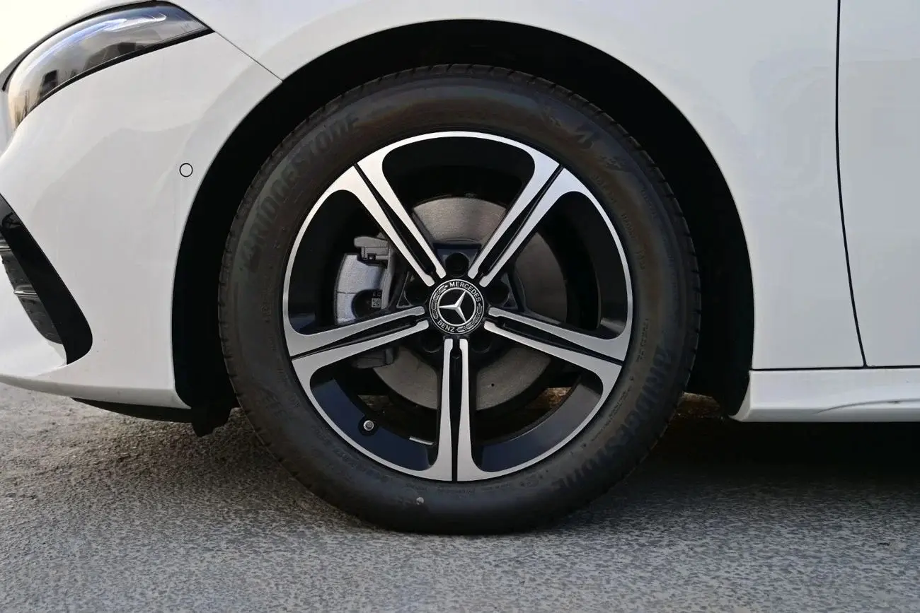 Mercedes Benz A Class 2025 1.3L