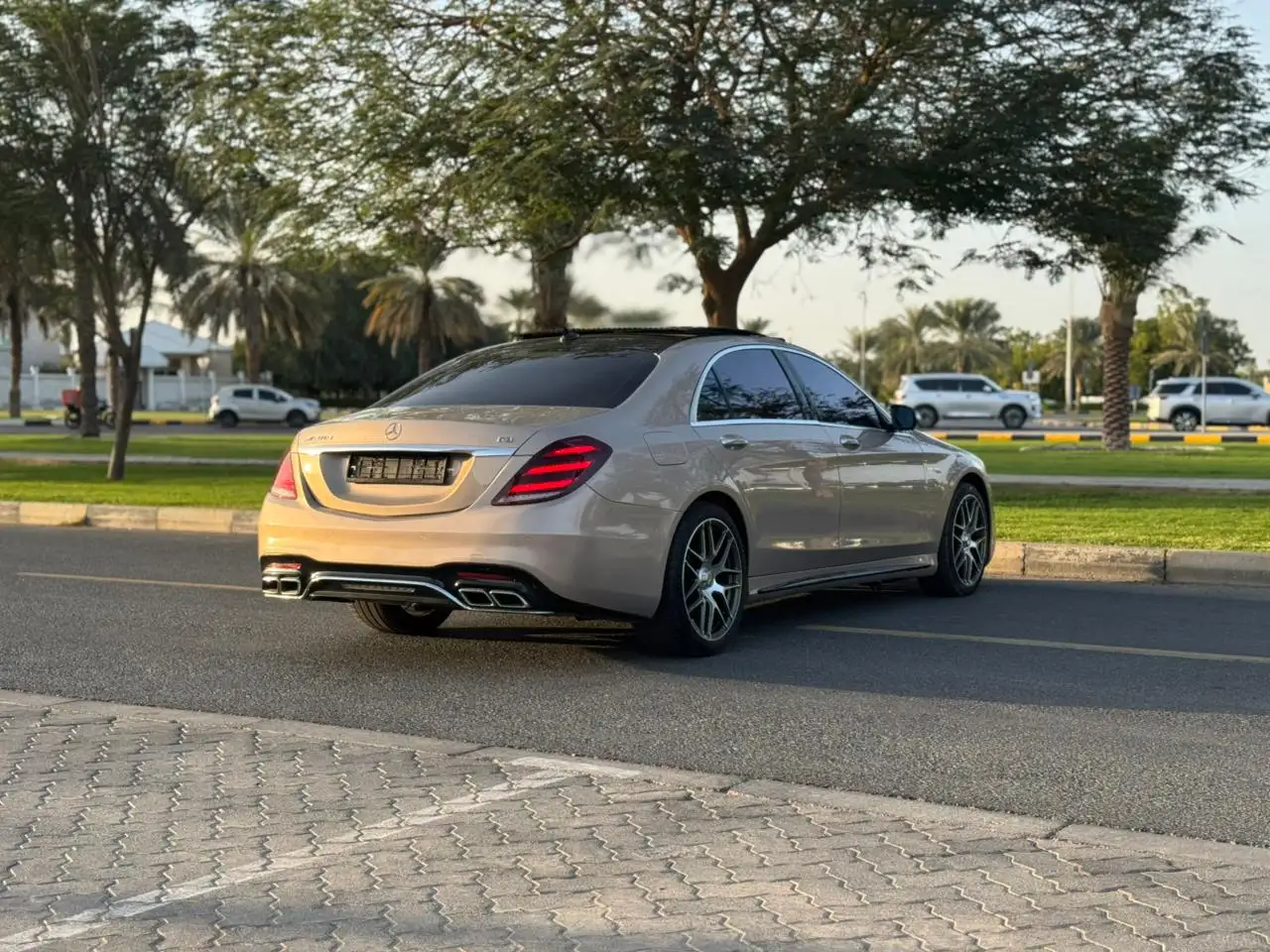 مرسيدس بنز S Class 2015