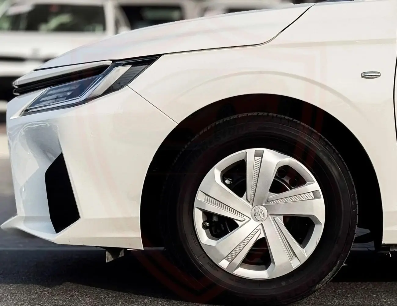 تويوتا يارس سيدان 2023 1.6L