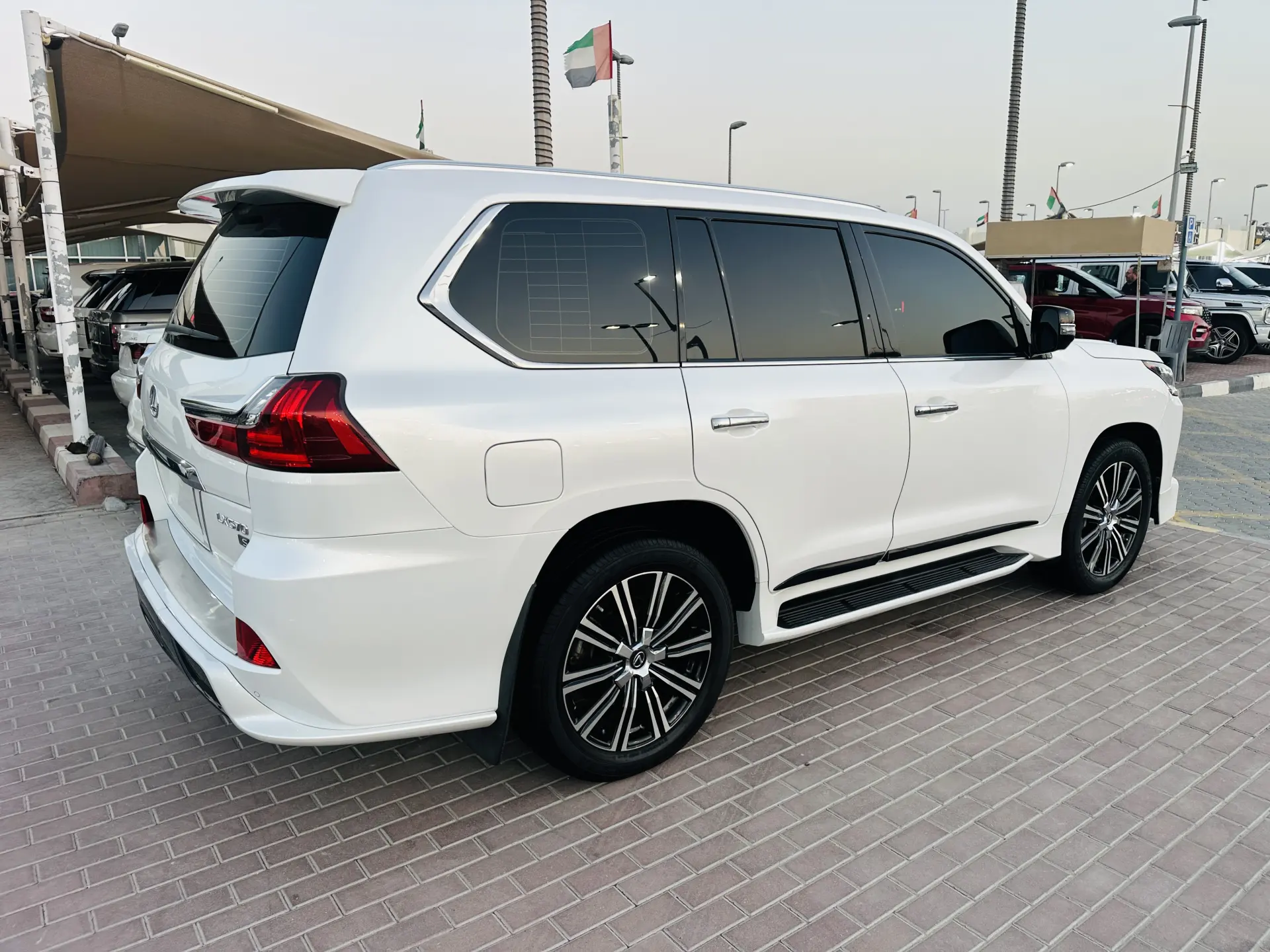 لكزس LX 2020