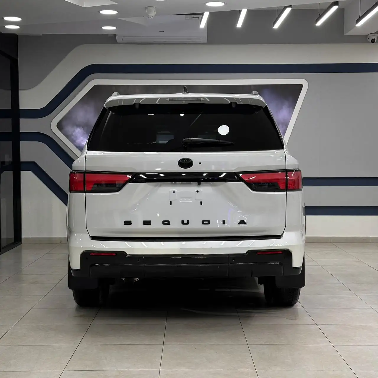 تويوتا سيكويا 2024 5.7L