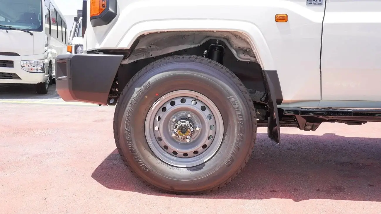 Toyota Land Cruiser 70 2025 4L