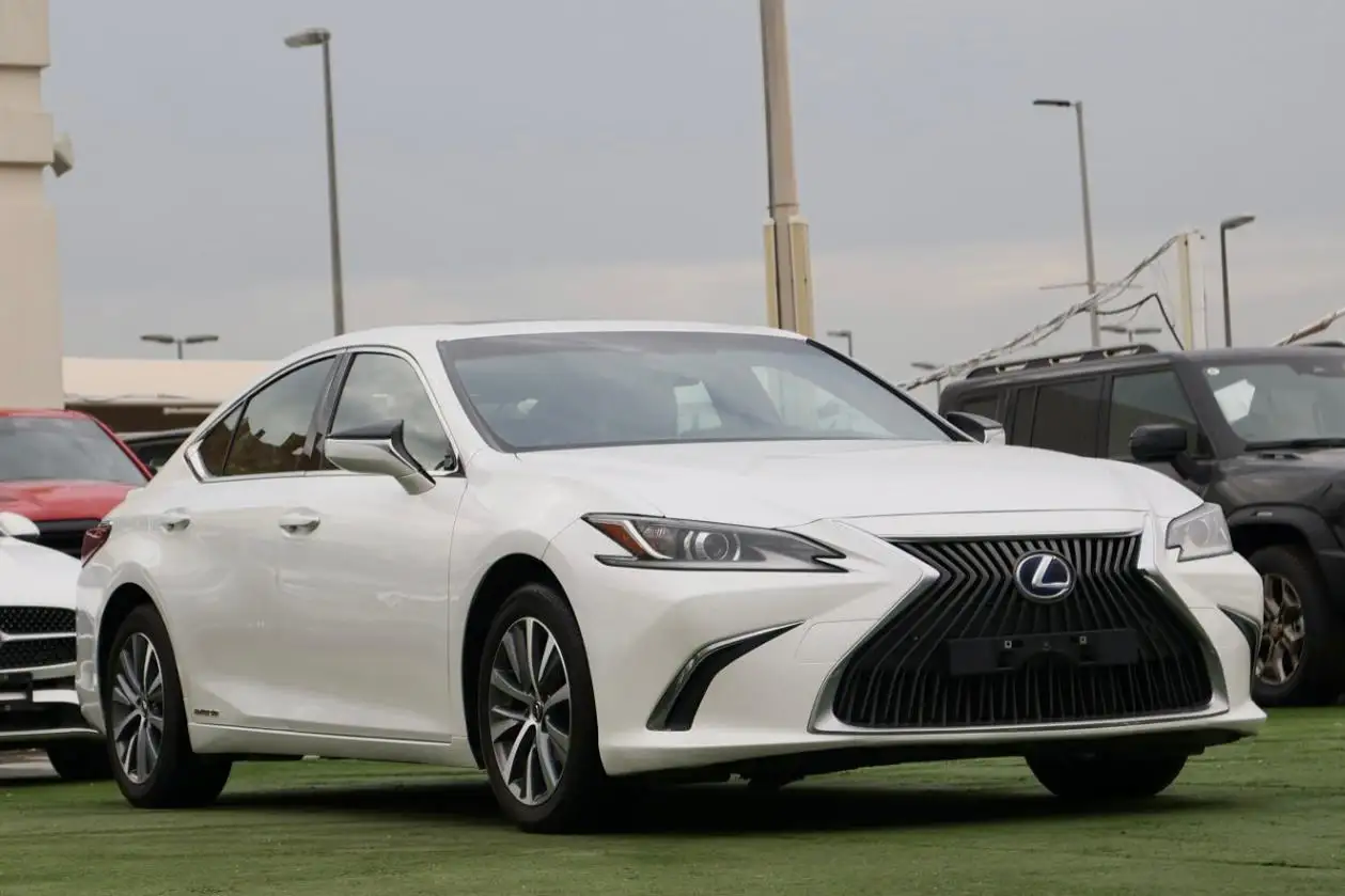 Lexus ES 2021