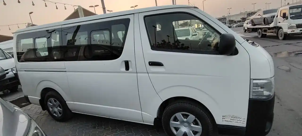 Toyota Hiace 2016