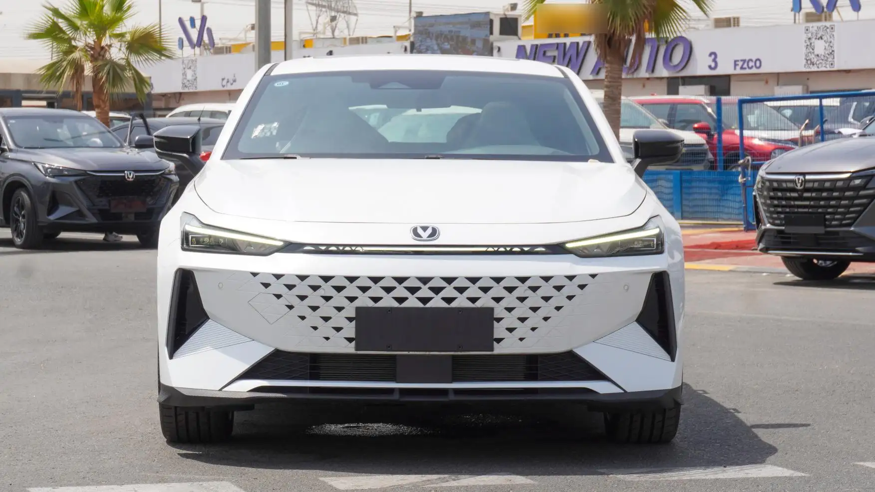 شانجان UNI-V 2025