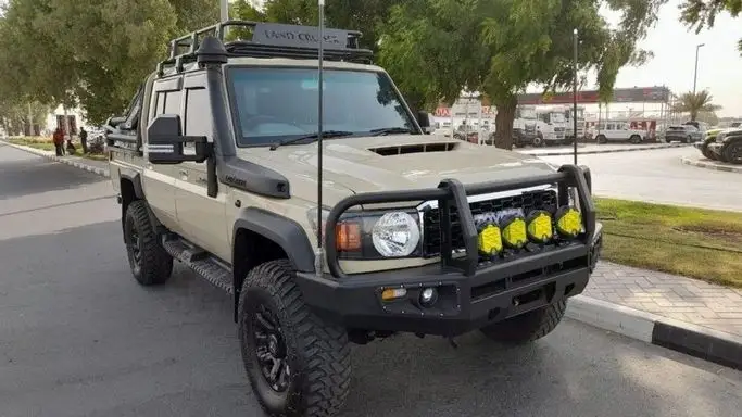 تويوتا لاند كروزر 70 2018 4.5L