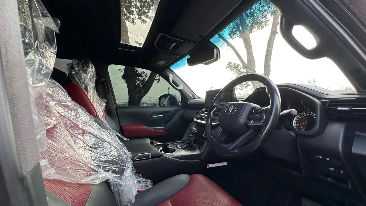 Toyota Land Cruiser 2023 3.3L