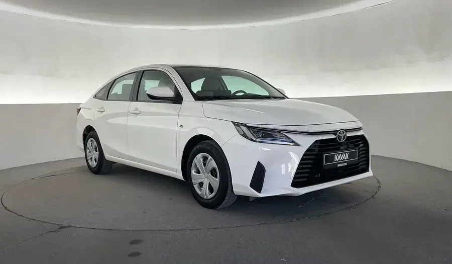 تويوتا يارس سيدان 2023 1.3L